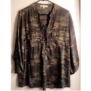 Camouflage mid sleeve blouse